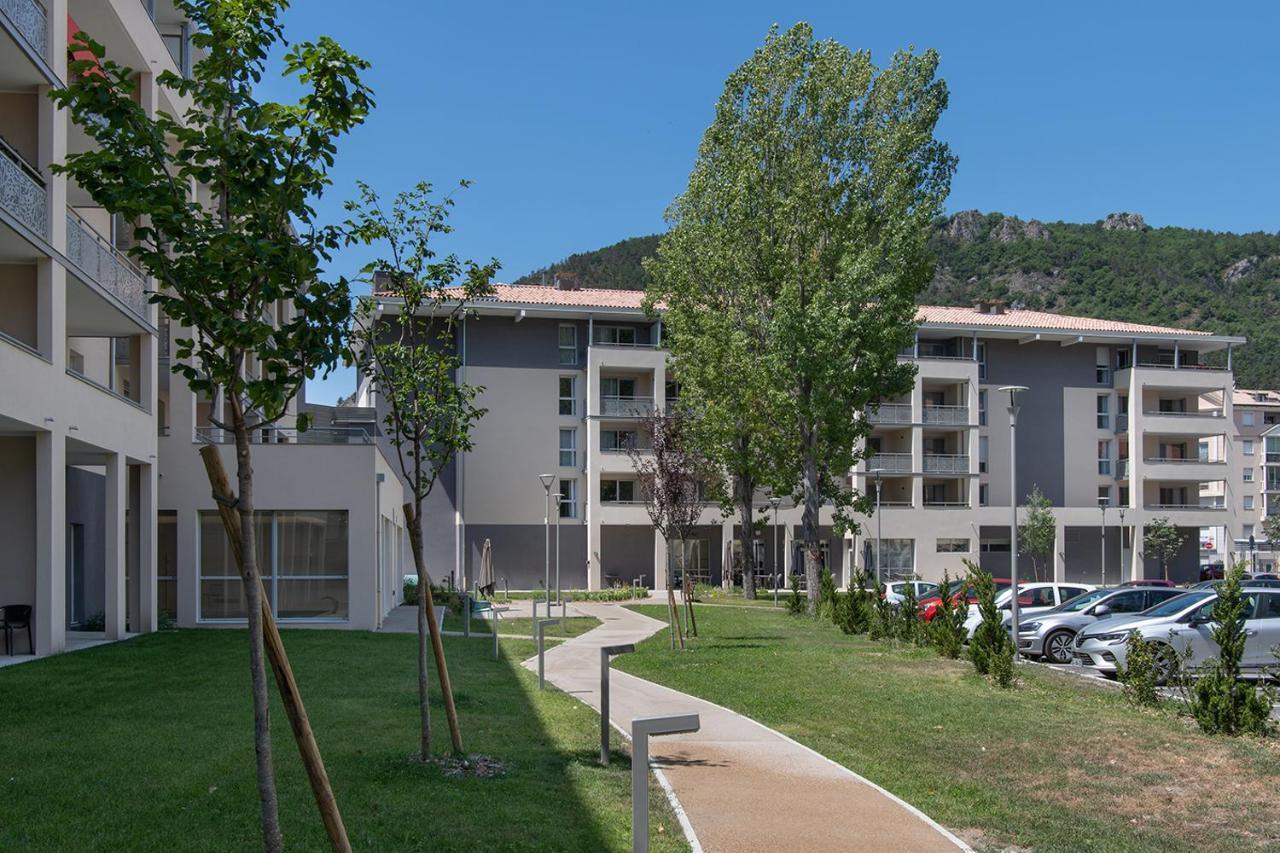 Residence Services Seniors Domitys Les Eaux Vives ディーニュ・レ・バン エクステリア 写真