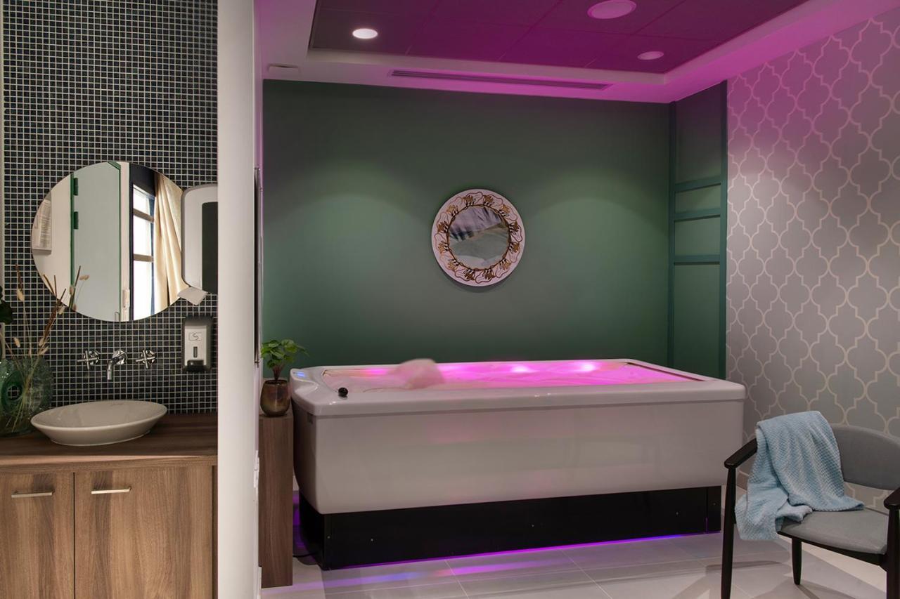 Residence Services Seniors Domitys Les Eaux Vives ディーニュ・レ・バン エクステリア 写真