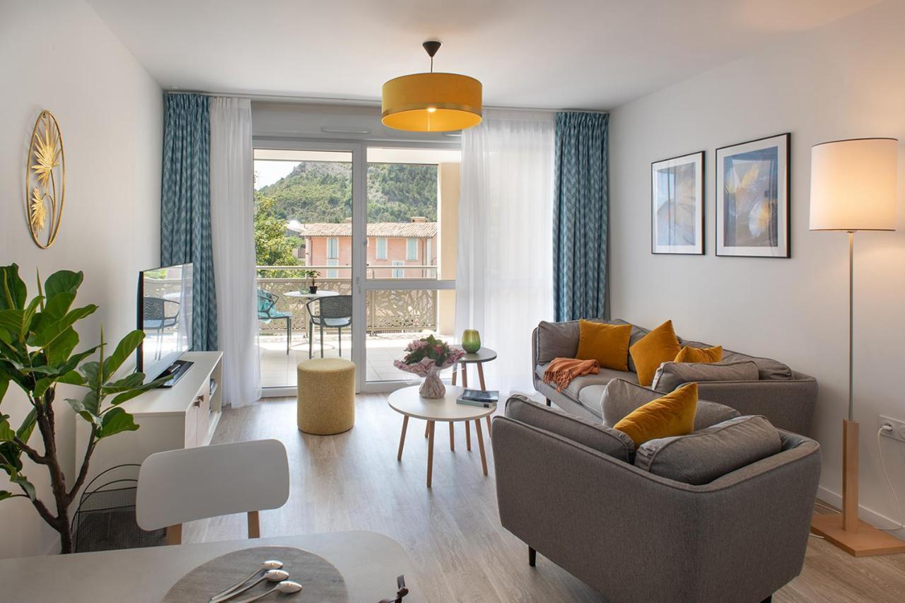 Residence Services Seniors Domitys Les Eaux Vives ディーニュ・レ・バン エクステリア 写真